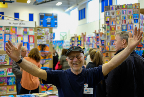 Harvey Pranian celebrates the art of the children of Evanston at the 2017 YEA! Festival. Photo by Jeorg Metzner